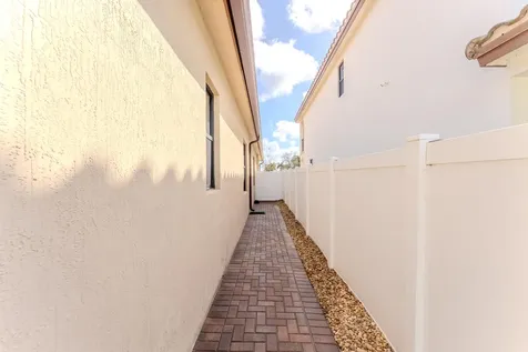 5115 NW 51st Terrace Tamarac FL 33319