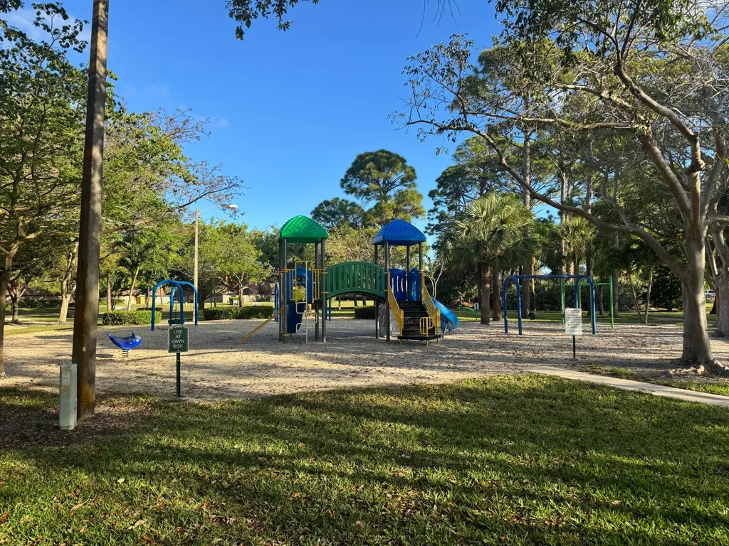 219 2nd Lane Palm Beach Gardens FL 33418