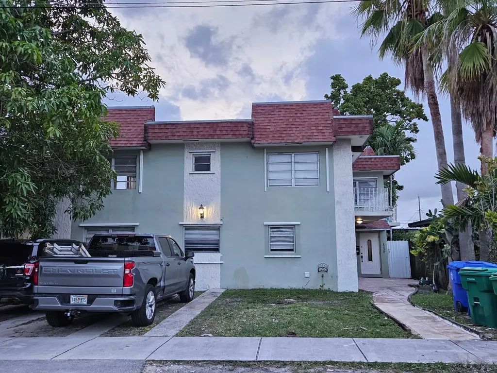 1232 SW 30th Court Miami FL 33135