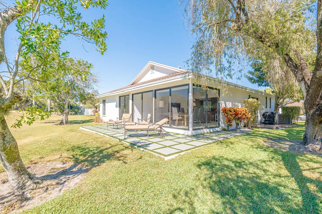 6878 Touchstone Circle Palm Beach Gardens FL 33418