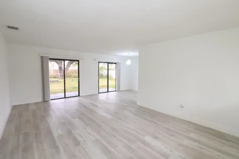 2009 SE Mary Terrace Port St Lucie FL 34952