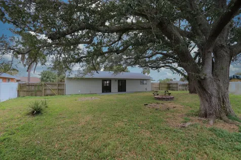 2009 SE Mary Terrace Port St Lucie FL 34952