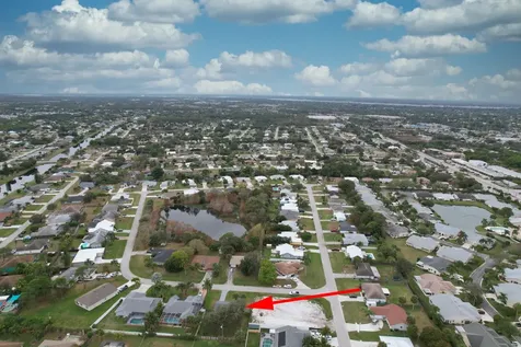 2009 SE Mary Terrace Port St Lucie FL 34952