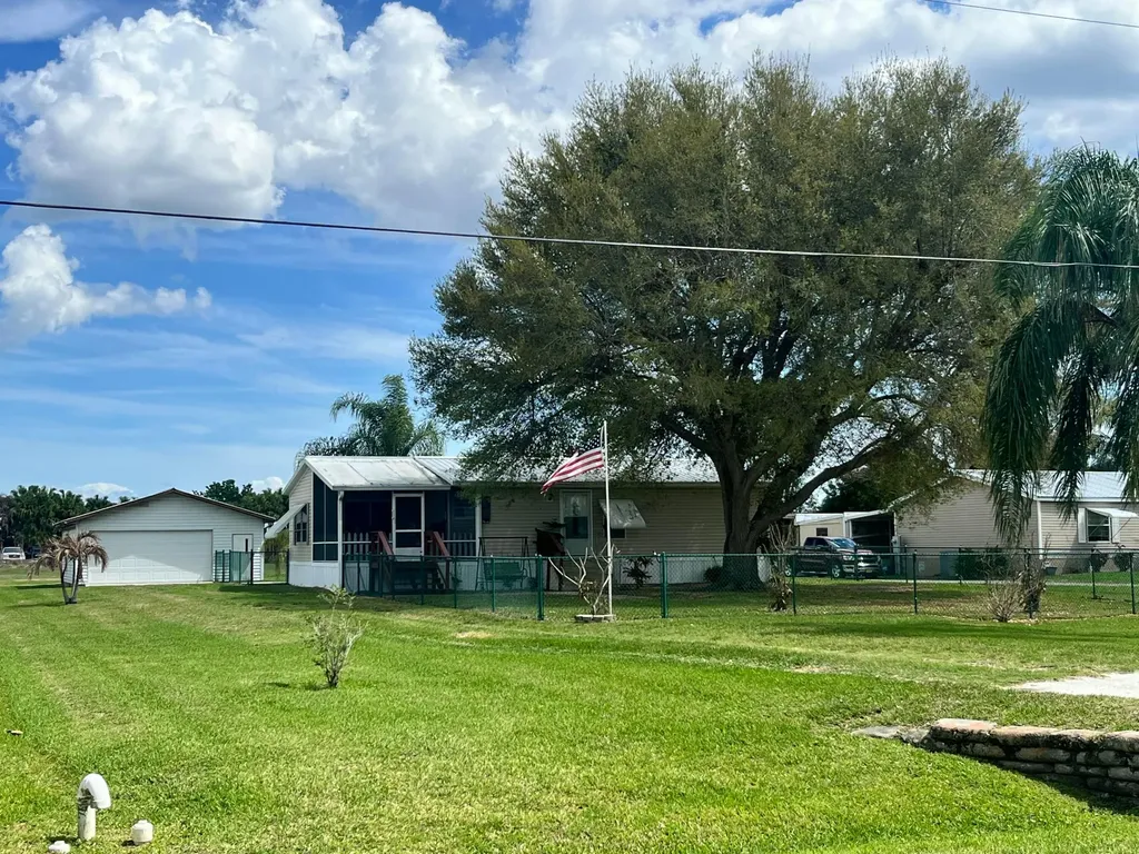 4064 SW 9th Way Okeechobee FL 34974