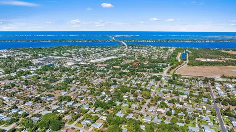 805 E Madison Avenue Stuart FL 34996