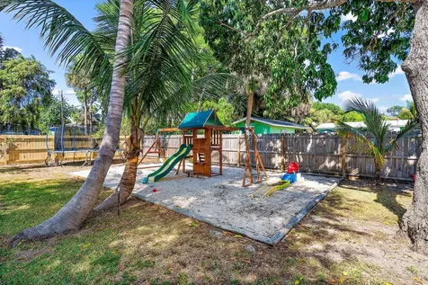 805 E Madison Avenue Stuart FL 34996
