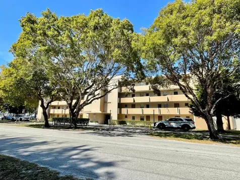 1401 NE 191st Street Miami FL 33179