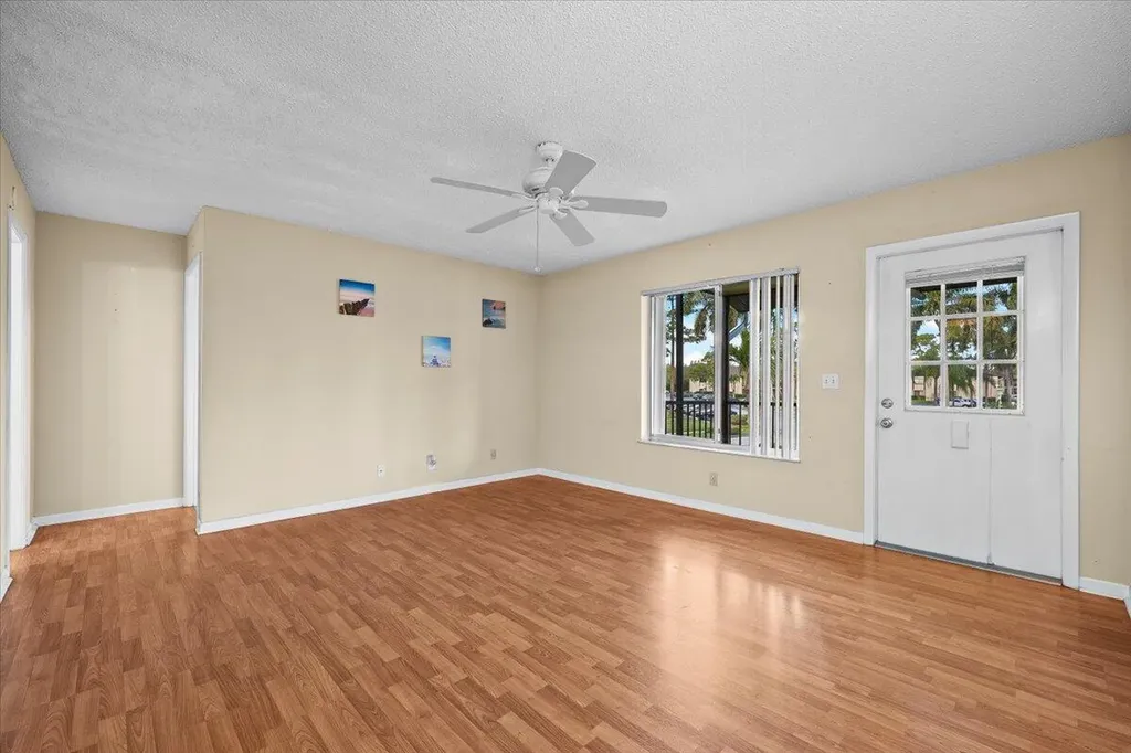 410 Pine Glen Lane Greenacres FL 33463