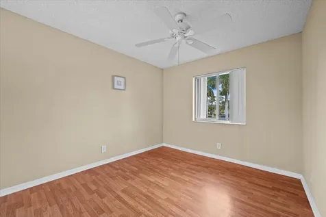 410 Pine Glen Lane Greenacres FL 33463