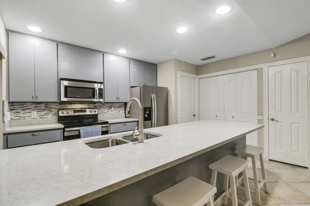 9229 Sun Terrace Circle A Circle Palm Beach Gardens FL 33403