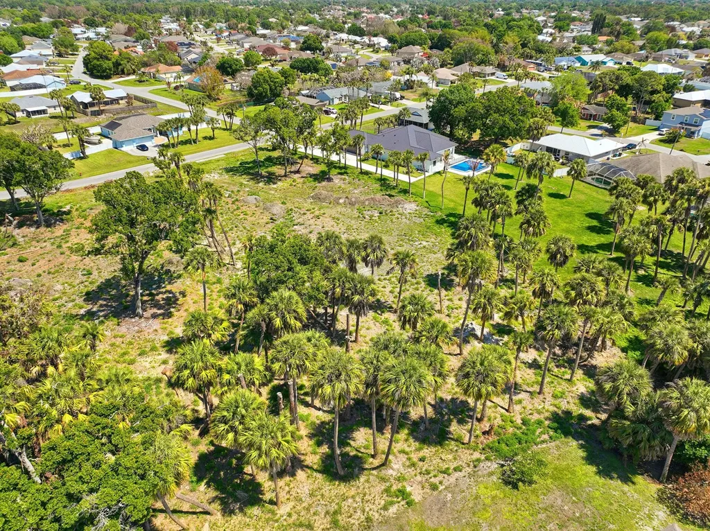 2008 SW Leafy Road Port St Lucie FL 34953