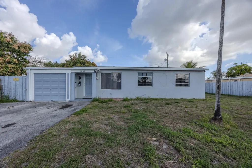 2007 Kenwood Road West Palm Beach FL 33409