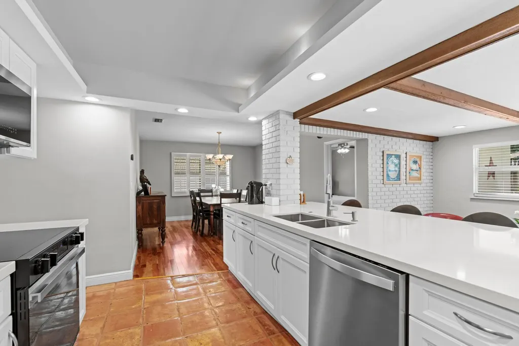 200 SW 5th Street Boca Raton FL 33432