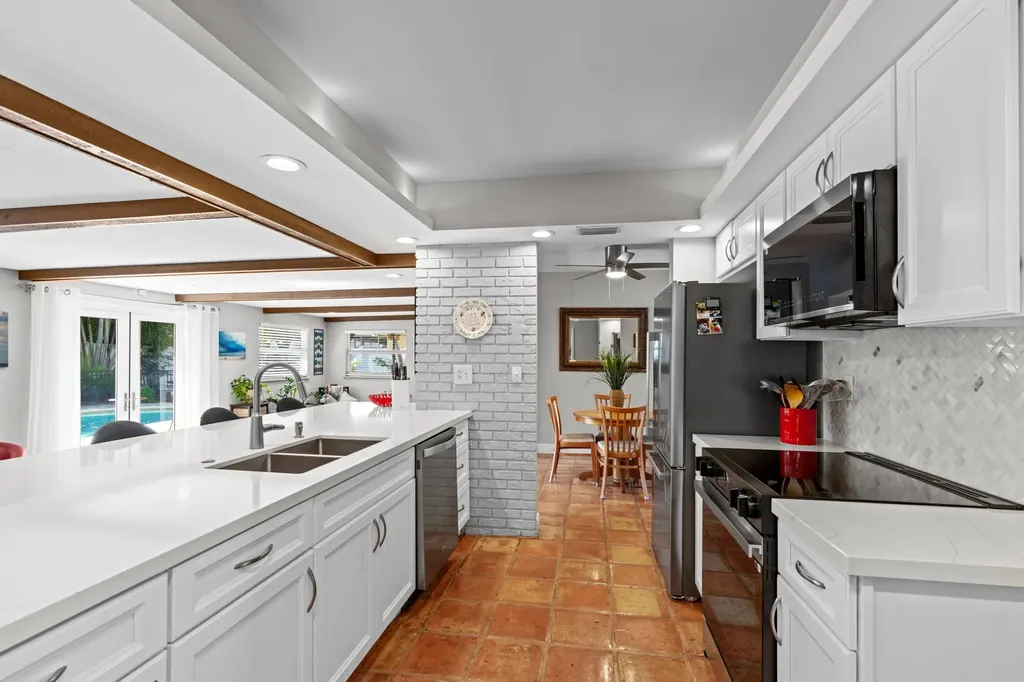 200 SW 5th Street Boca Raton FL 33432