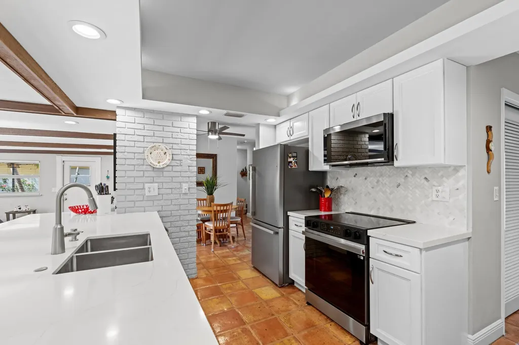 200 SW 5th Street Boca Raton FL 33432
