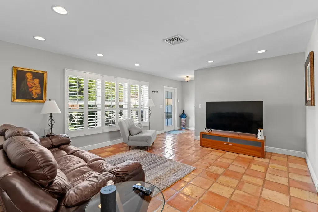 200 SW 5th Street Boca Raton FL 33432