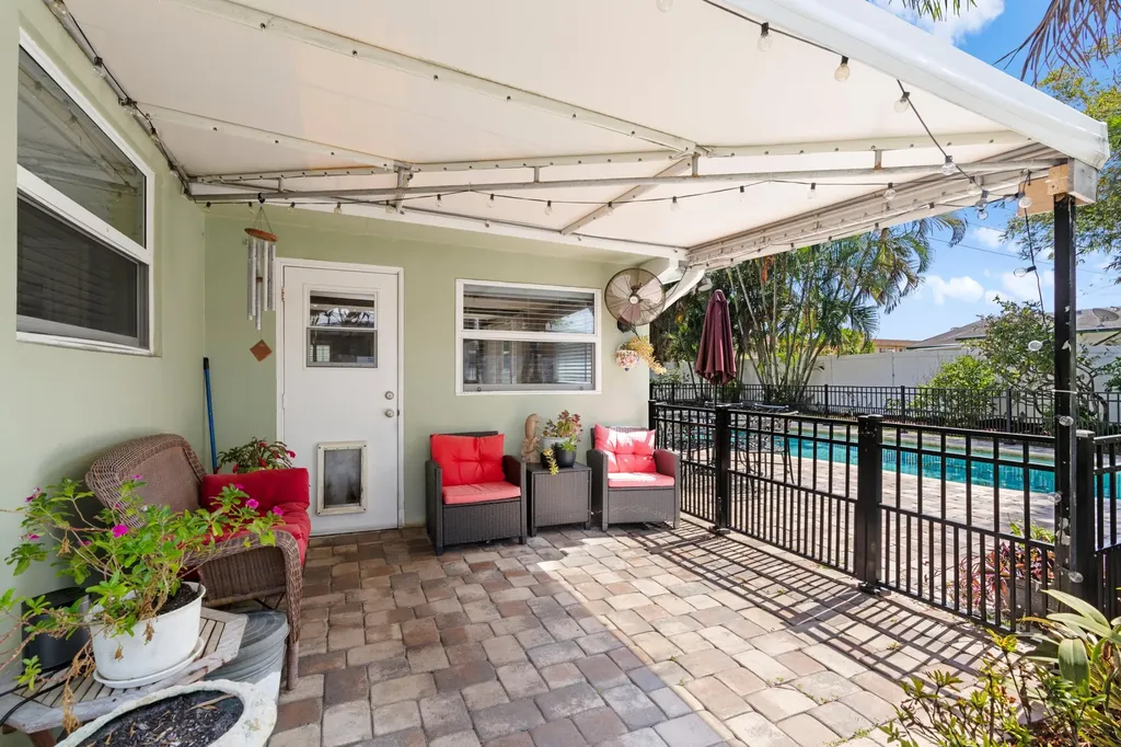 200 SW 5th Street Boca Raton FL 33432