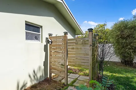 200 SW 5th Street Boca Raton FL 33432