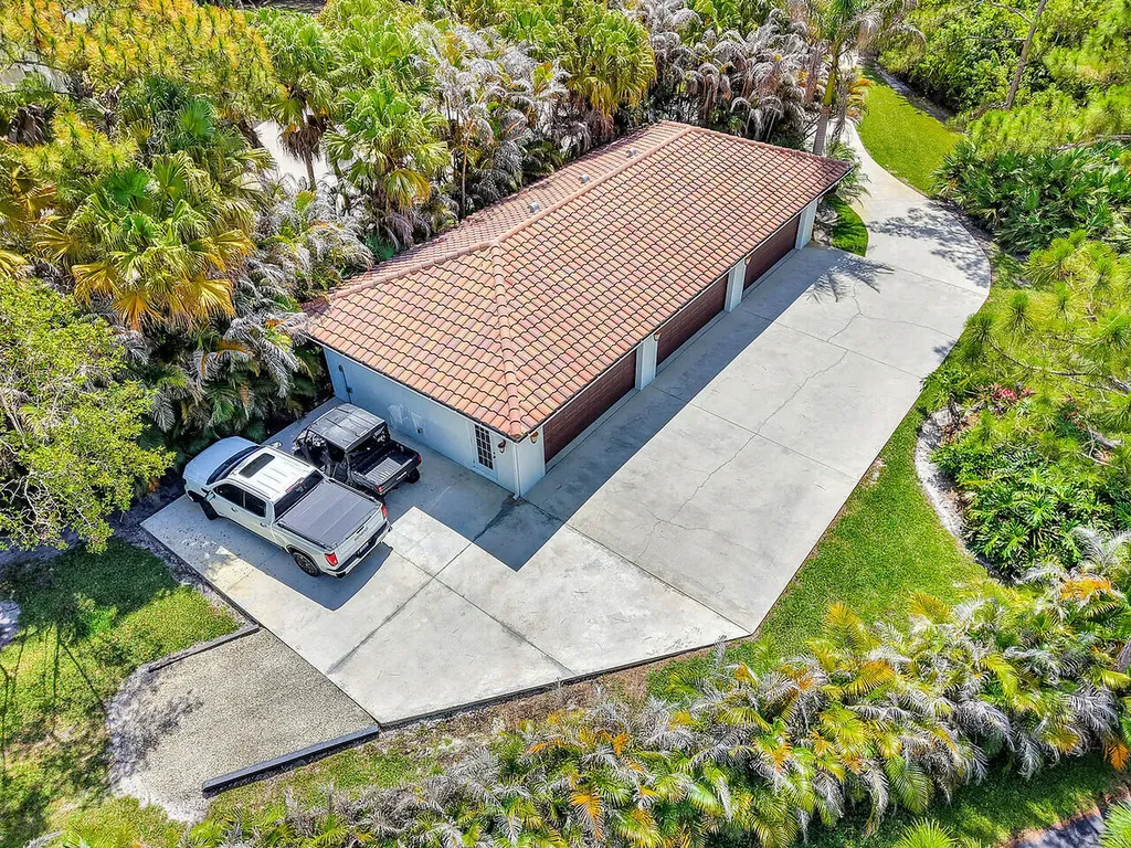 2584 SE Ranch Acres Circle Jupiter FL 33478