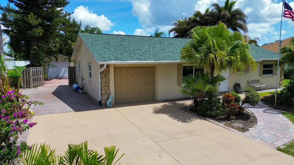 253 SW Chapman Avenue Port St Lucie FL 34984