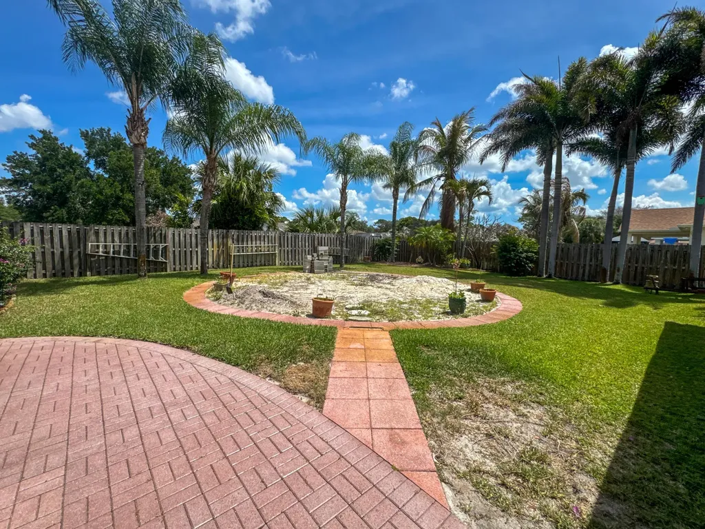 253 SW Chapman Avenue Port St Lucie FL 34984