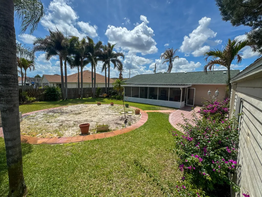 253 SW Chapman Avenue Port St Lucie FL 34984