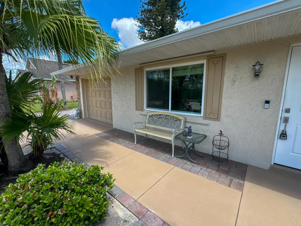 253 SW Chapman Avenue Port St Lucie FL 34984