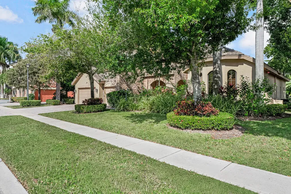 10513 Versailles Boulevard Wellington FL 33449