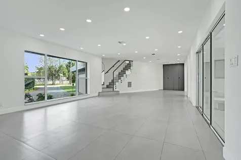 6700 E Tropical Way Plantation FL 33317