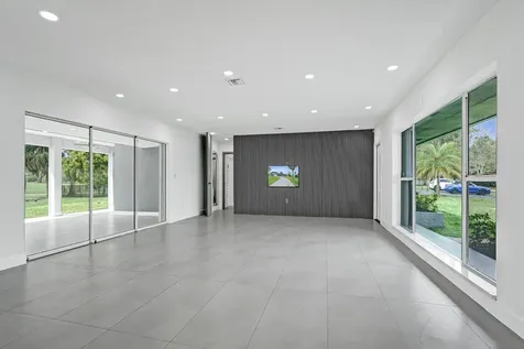 6700 E Tropical Way Plantation FL 33317