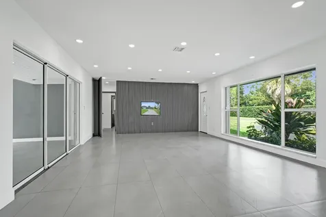 6700 E Tropical Way Plantation FL 33317