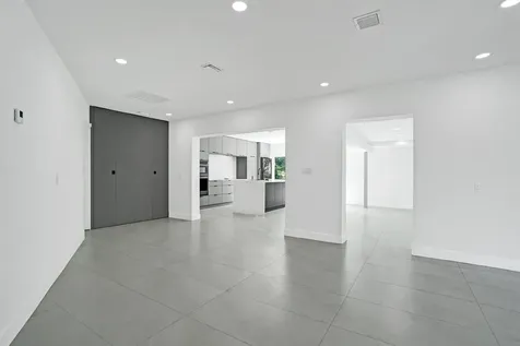6700 E Tropical Way Plantation FL 33317