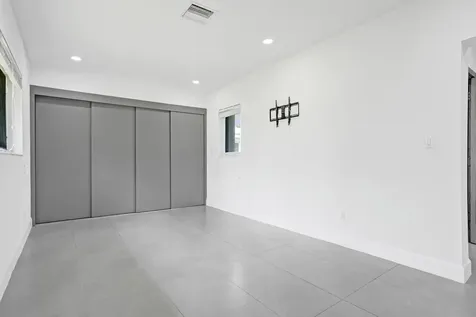 6700 E Tropical Way Plantation FL 33317