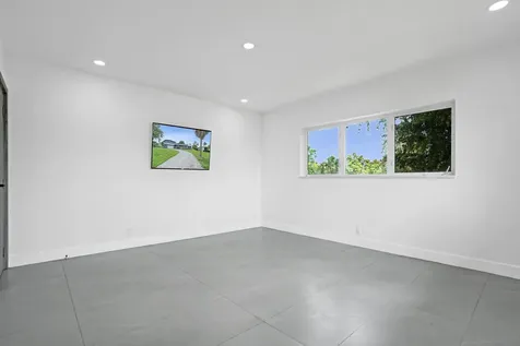 6700 E Tropical Way Plantation FL 33317