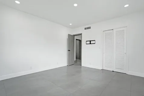 6700 E Tropical Way Plantation FL 33317