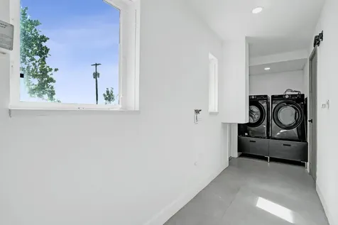 6700 E Tropical Way Plantation FL 33317