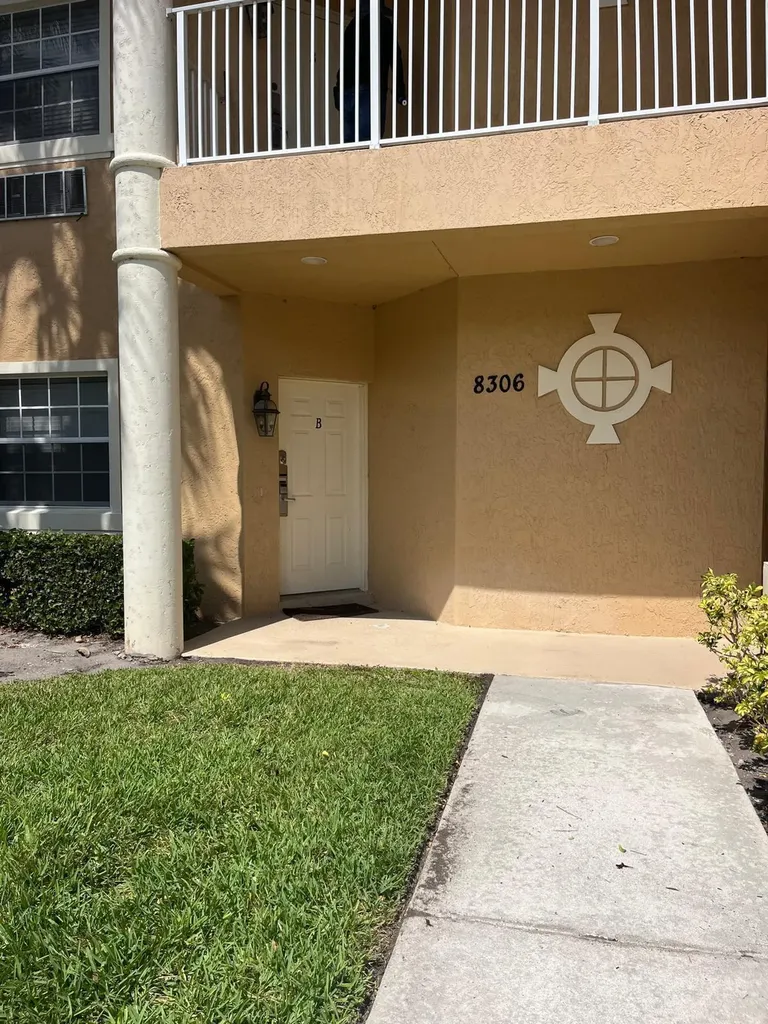 8306 Mulligan Circle Port St Lucie FL 34986