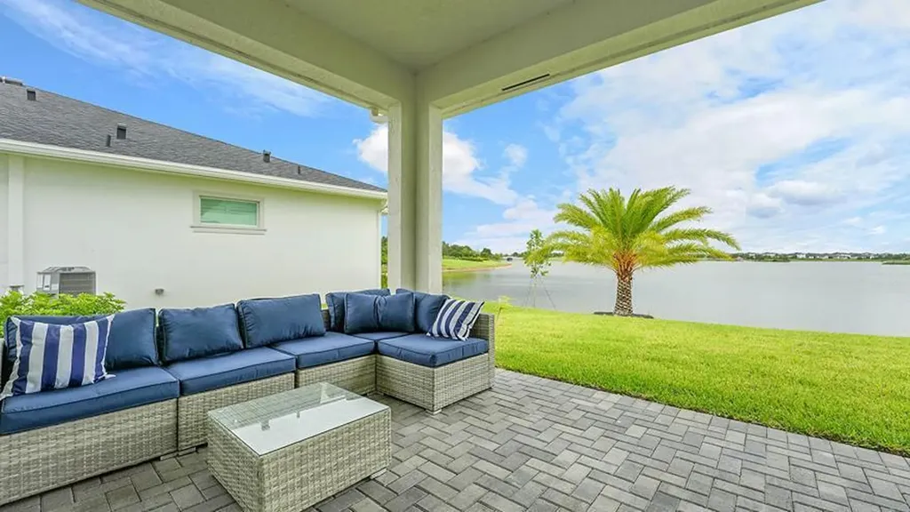 601 Hookline Circle Loxahatchee FL 33470