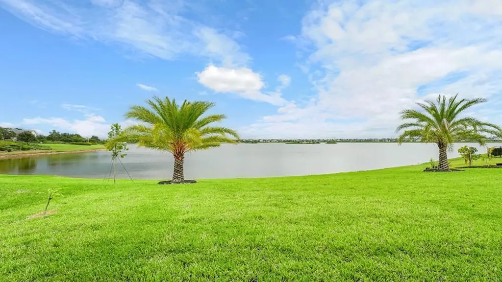 601 Hookline Circle Loxahatchee FL 33470
