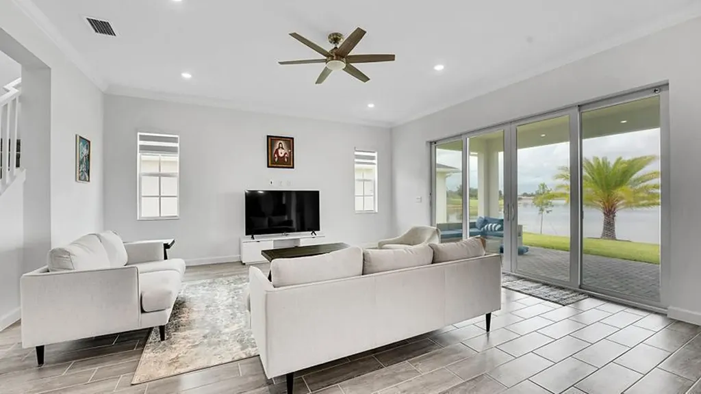 601 Hookline Circle Loxahatchee FL 33470