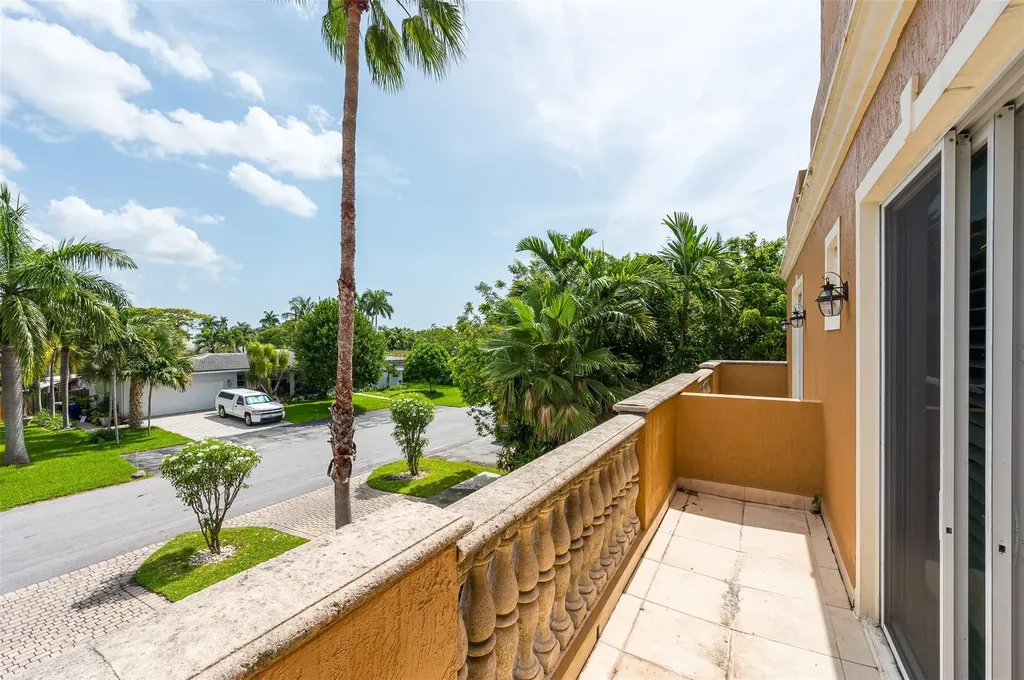2614 NE 11th Court Fort Lauderdale FL 33304