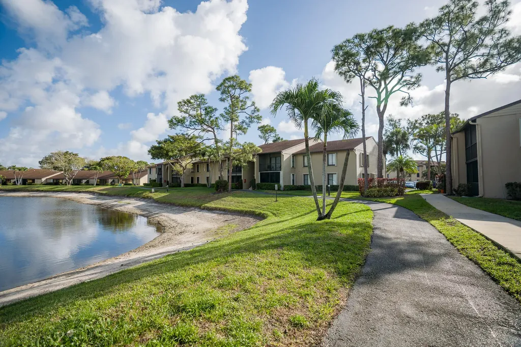 707 Sunny Pine Way Greenacres FL 33415