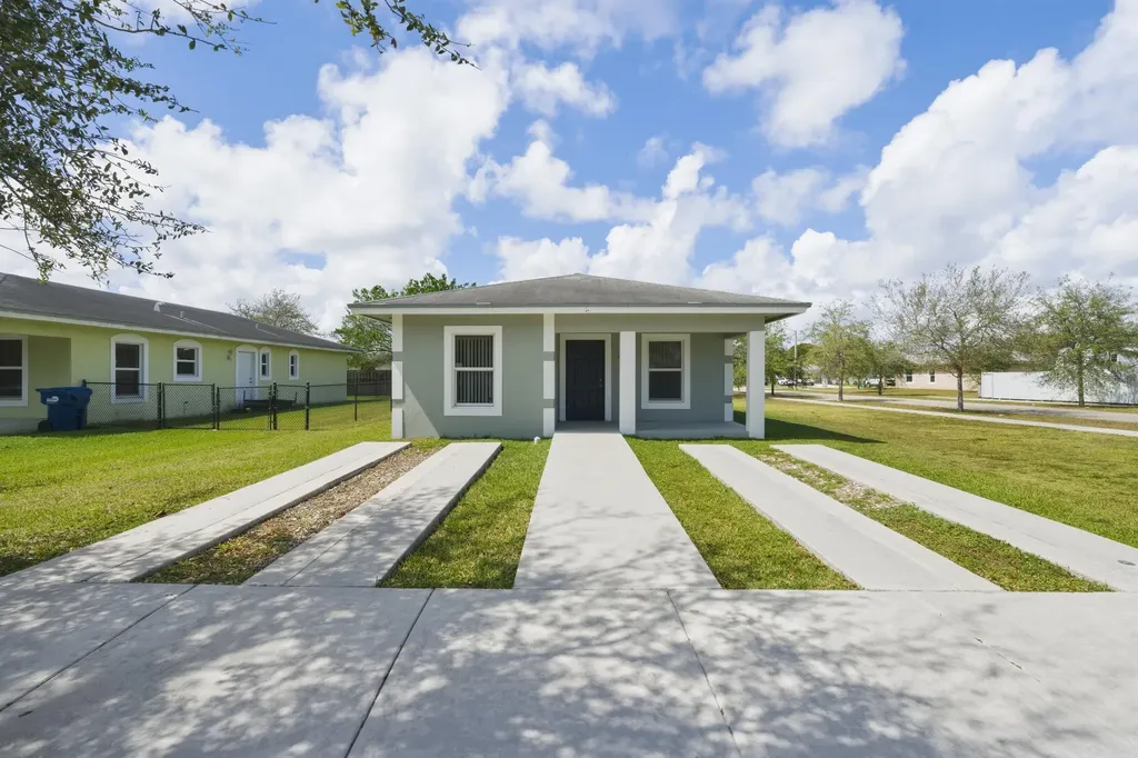 20402 SW 119th Avenue Miami FL 33177