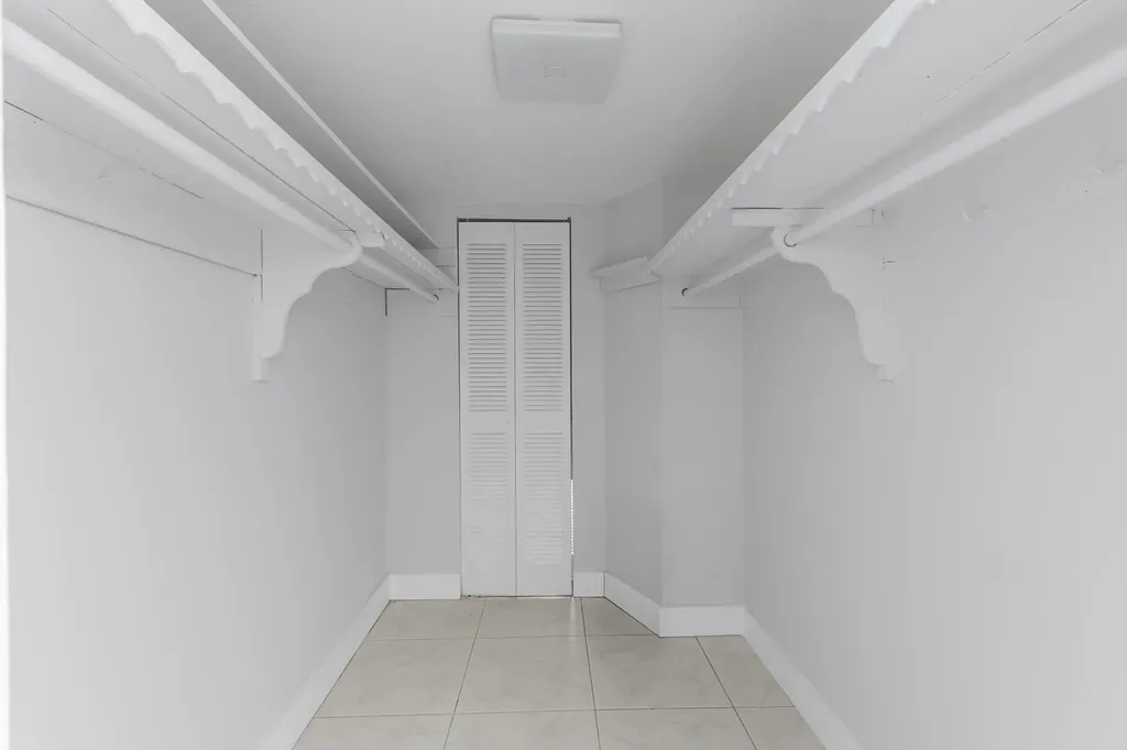 4141 NW 44th Avenue Lauderdale Lakes FL 33319