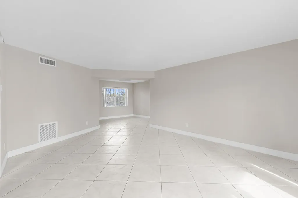 4141 NW 44th Avenue Lauderdale Lakes FL 33319