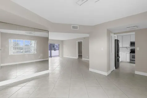 4141 NW 44th Avenue Lauderdale Lakes FL 33319