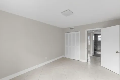 4141 NW 44th Avenue Lauderdale Lakes FL 33319