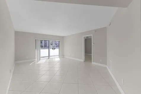 4141 NW 44th Avenue Lauderdale Lakes FL 33319