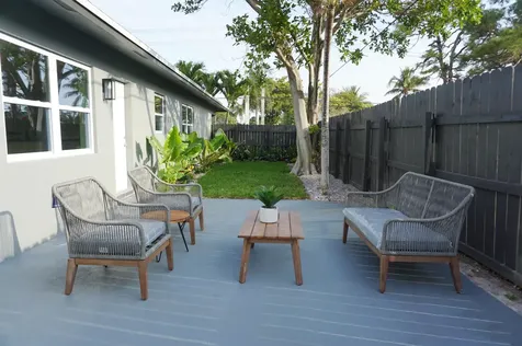 1498 NE 38th Street Oakland Park FL 33334