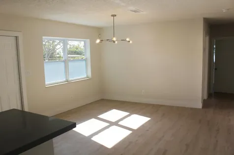 1498 NE 38th Street Oakland Park FL 33334